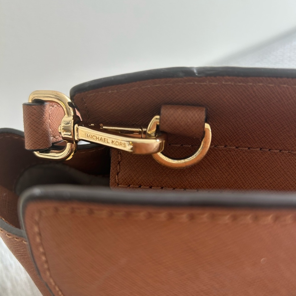 🌷MICHAEL KORS🌷Brown Saffiano Leather Satchel Crossbody Selma Medium Bag - Picture 8 of 13